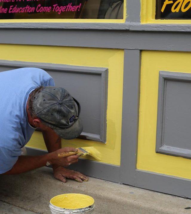 working, painting, paint-438059.jpg